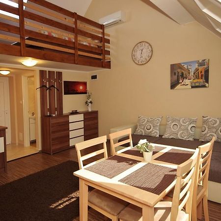 Gyulai Brill Apartman Extérieur photo
