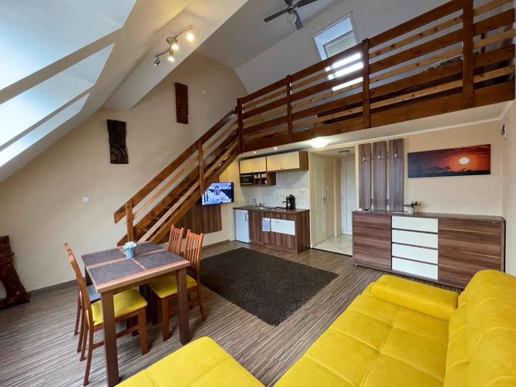 Gyulai Brill Apartman Extérieur photo