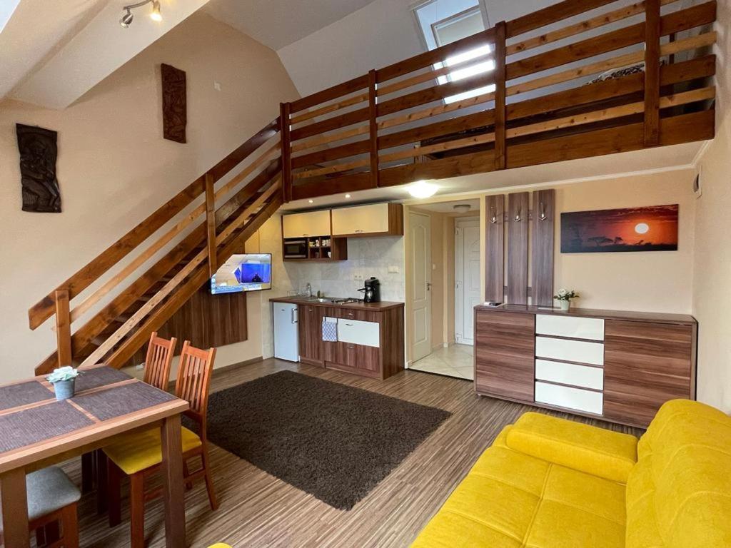 Gyulai Brill Apartman Extérieur photo