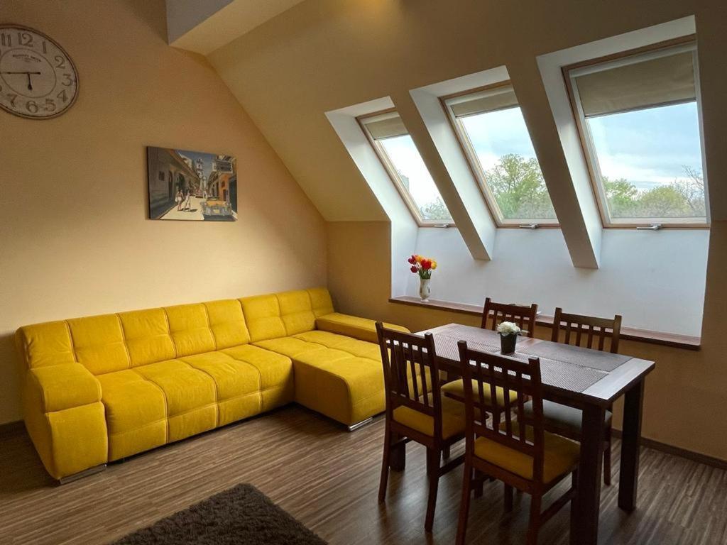 Gyulai Brill Apartman Extérieur photo