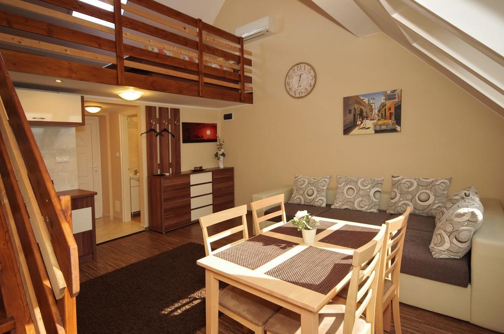 Gyulai Brill Apartman Extérieur photo