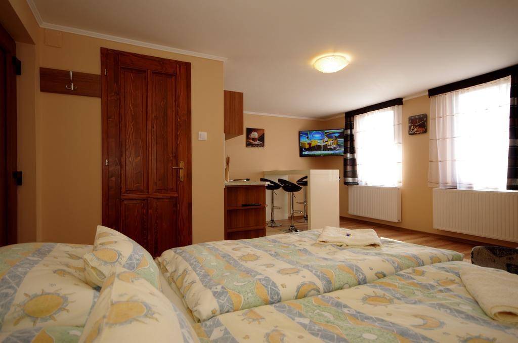 Gyulai Brill Apartman Extérieur photo